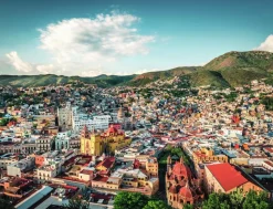 Ravensburger - Legpuzzel - Koloniale Stad Guanajuato In Mexico - 2000 stukjes